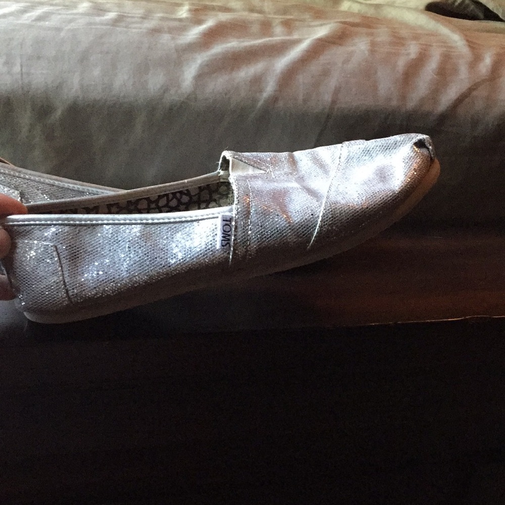 Toms